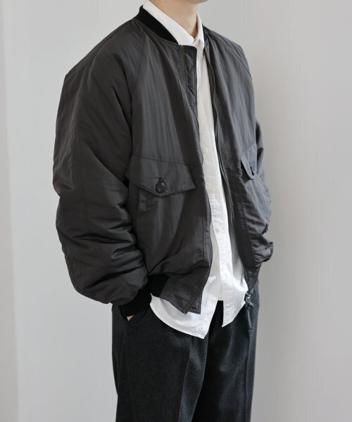 YOUNEEDGARMENTS(ユーニーズガーメンツ)の「パディッドスペースジャンパー(ダークグレー)(ブルゾン・メンズ・その他・40/38)」の1枚目の写真