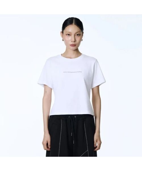 71TO96(チル ハナ トゥ グユク)の「Lettering Crop T-shirt (White)(Tシャツ/カットソー・レディース・ホワイト・FREE)」の1枚目の写真