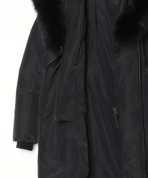 Mackage(マッカージュ)の「MACKAGE KAY-BX Hooded Down Coat マッカージュ ケイ ダウンジャケット(ダウンジャケット/コート・レディース・ブラック・MEDIUM/SMALL)」の19枚目の写真