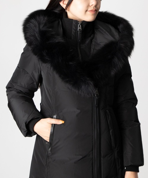 Mackage(マッカージュ)の「MACKAGE KAY-BX Hooded Down Coat マッカージュ ケイ ダウンジャケット(ダウンジャケット/コート・レディース・ブラック・MEDIUM/SMALL)」の3枚目の写真