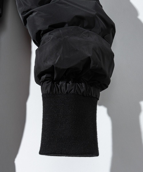 Mackage(マッカージュ)の「MACKAGE KAY-BX Hooded Down Coat マッカージュ ケイ ダウンジャケット(ダウンジャケット/コート・レディース・ブラック・MEDIUM/SMALL)」の11枚目の写真
