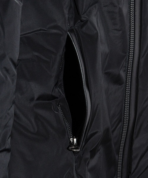 Mackage(マッカージュ)の「MACKAGE KAY-BX Hooded Down Coat マッカージュ ケイ ダウンジャケット(ダウンジャケット/コート・レディース・ブラック・MEDIUM/SMALL)」の12枚目の写真