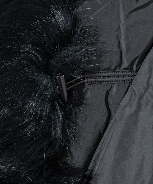 Mackage(マッカージュ)の「MACKAGE KAY-BX Hooded Down Coat マッカージュ ケイ ダウンジャケット(ダウンジャケット/コート・レディース・ブラック・MEDIUM/SMALL)」の14枚目の写真
