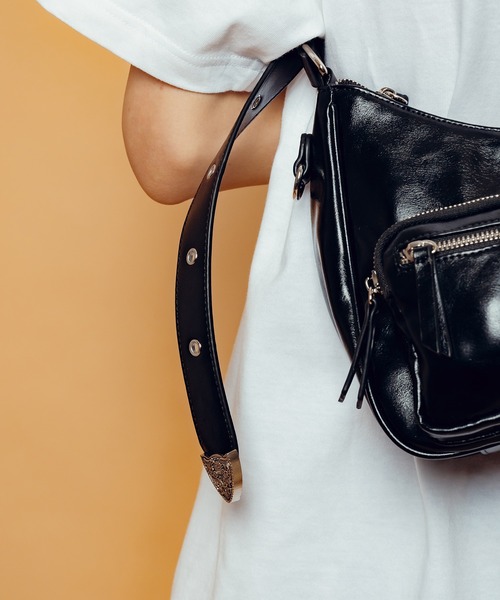 Subciety(サブサエティ)の「Faux leather half moon shoulder bag(ショルダーバッグ・メンズ・ブラック系その他2/レオパード/ブラック・FREE)」の9枚目の写真