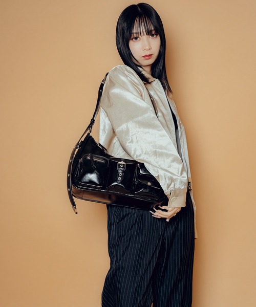 Subciety(サブサエティ)の「Faux leather half moon shoulder bag(ショルダーバッグ・メンズ・ブラック系その他2/レオパード/ブラック・FREE)」の11枚目の写真