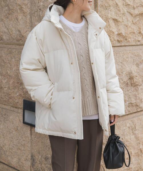 URBAN RESEARCH DOORS（アーバンリサーチドアーズ）の「ミドルダウンジャケット｜冬服/防寒/撥水/2WAY/軽量/通勤服/お出かけ（ダウンジャケット/コート・レディース・モカ/アイボリー/ブラック・MEDIUM）」の4枚目の写真