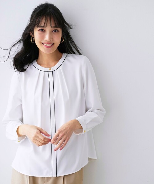 ANY SIS(エニィスィス)の「フロントタックバイカラー ブラウス(シャツ/ブラウス・レディース・ホワイト系/ベージュ系・X-LARGE)」の3枚目の写真