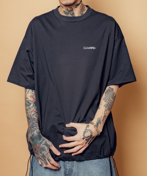 Subciety（サブサエティ）の「Drawstring tee（Tシャツ/カットソー・メンズ・スミクロ/ホワイト/ブラック・MEDIUM/LARGE/X-LARGE）」の3枚目の写真