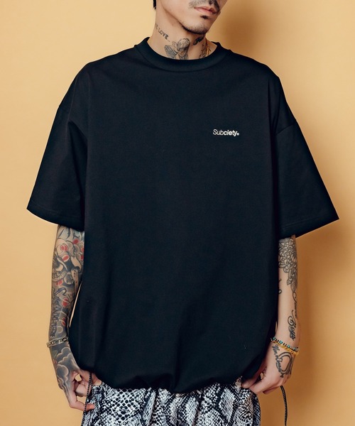 Subciety（サブサエティ）の「Drawstring tee（Tシャツ/カットソー・メンズ・スミクロ/ホワイト/ブラック・MEDIUM/LARGE/X-LARGE）」の2枚目の写真