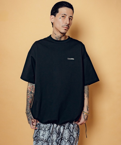 Subciety（サブサエティ）の「Drawstring tee（Tシャツ/カットソー・メンズ・スミクロ/ホワイト/ブラック・MEDIUM/LARGE/X-LARGE）」の11枚目の写真