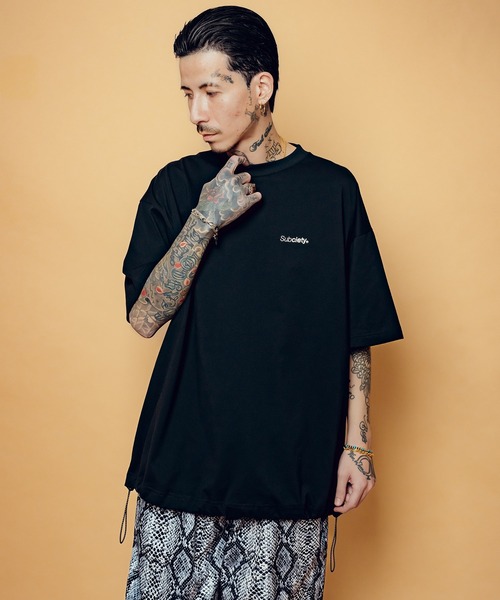 Subciety（サブサエティ）の「Drawstring tee（Tシャツ/カットソー・メンズ・スミクロ/ホワイト/ブラック・MEDIUM/LARGE/X-LARGE）」の12枚目の写真