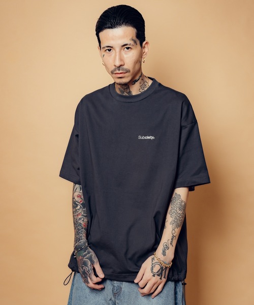 Subciety（サブサエティ）の「Drawstring tee（Tシャツ/カットソー・メンズ・スミクロ/ホワイト/ブラック・MEDIUM/LARGE/X-LARGE）」の16枚目の写真