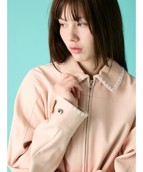 FURFUR（ファーファー）の「トリミング刺繍レザーライクブルゾン（ブルゾン・レディース・ブラック/ブラウン/ピンク・F）」の14枚目の写真