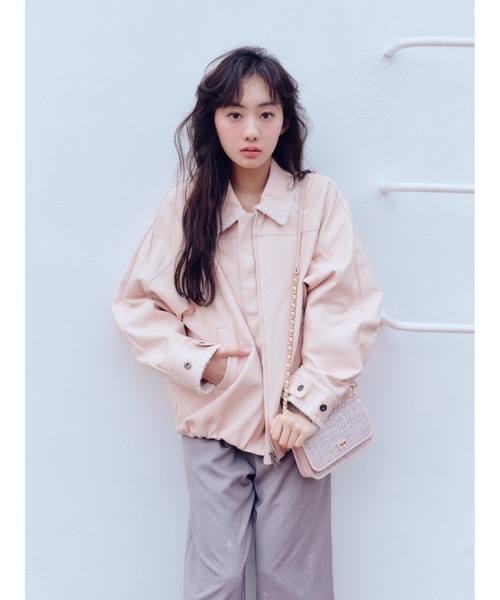 FURFUR（ファーファー）の「トリミング刺繍レザーライクブルゾン（ブルゾン・レディース・ブラック/ブラウン/ピンク・F）」の9枚目の写真