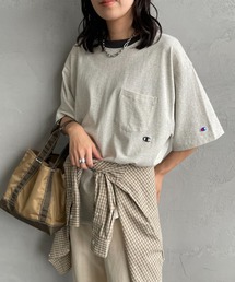 Champion（チャンピオン）の「【WEB先行予約】[Champion チャンピオン] 別注 スリーアイコン ロゴ刺繍 ポケットTシャツ（Tシャツ/カットソー）」