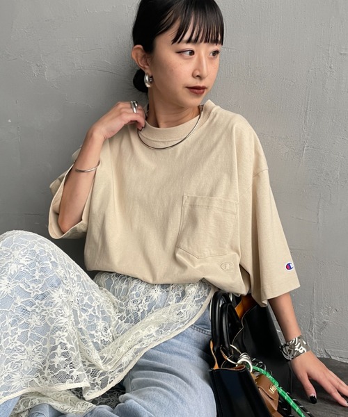 Champion（チャンピオン）の「[Champion/チャンピオン] 別注 スリーアイコン ロゴ刺繍 ポケットTシャツ（Tシャツ/カットソー・レディース・グリーン/ホワイト/ブラウン/ライトグレー/ライトブルー/ブラック/オートミール/ベージュ・XL/L/M/S）」の5枚目の写真