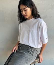 Champion（チャンピオン）の「【WEB先行予約】[Champion チャンピオン] 別注 スリーアイコン ロゴ刺繍 ポケットTシャツ（Tシャツ/カットソー）」