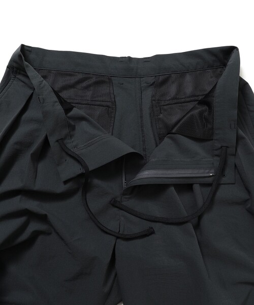 BEAMS（ビームス）の「【ワイドテーパードフィット】2プリーツ スラックス（スラックス・メンズ・グレー/ブラック・S/M/L/XL）」の7枚目の写真