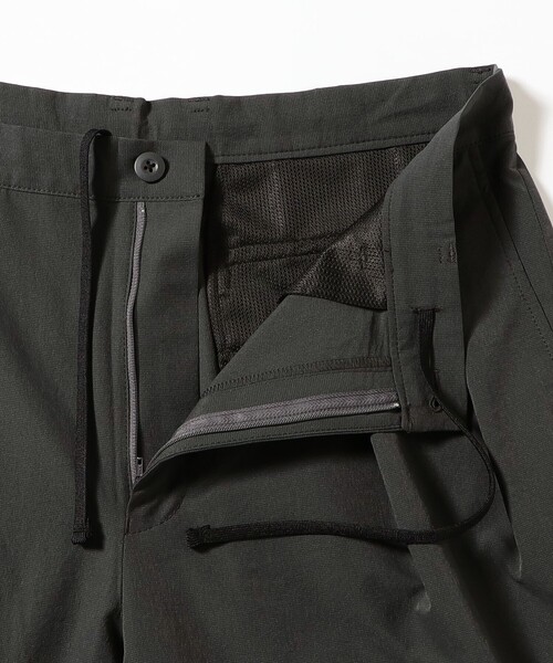 BEAMS(ビームス)の「【ワイドテーパードフィット】2プリーツ スラックス(スラックス・メンズ・グレー/ブラック・S/M/L/XL)」の12枚目の写真