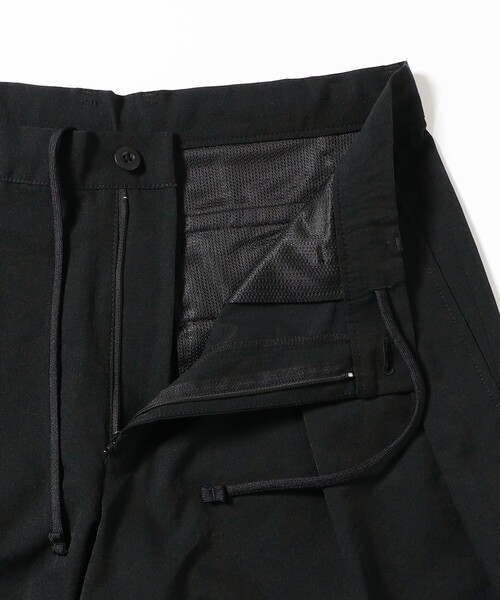 BEAMS(ビームス)の「【ワイドテーパードフィット】2プリーツ スラックス(スラックス・メンズ・グレー/ブラック・S/M/L/XL)」の8枚目の写真