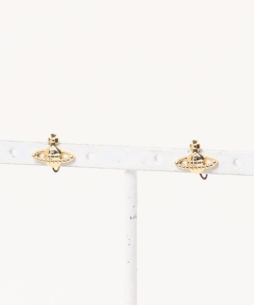 Vivienne Westwood（ヴィヴィアンウエストウッド）の「FARAH EARRINGS（ピアス（両耳用）・レディース・ブラック/シルバー/ゴールド・FREE）」の3枚目の写真