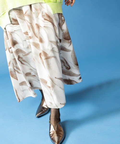 OSMOSIS（オズモーシス）の「ポインテッドトゥスリットパンプス（パンプス・レディース・シルバー系その他/ブロンズ/ホワイト・24.5cm/24cm/23.5cm）」の6枚目の写真