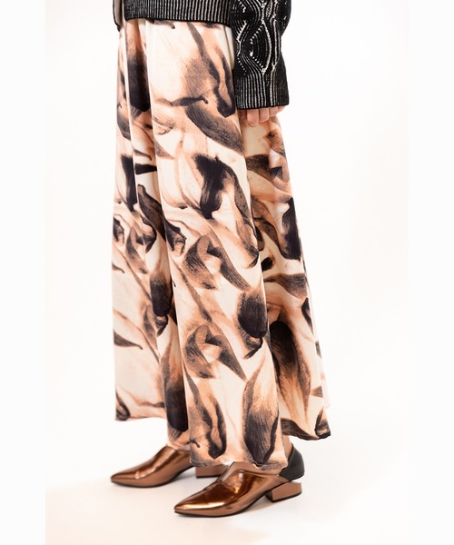 OSMOSIS（オズモーシス）の「ポインテッドトゥスリットパンプス（パンプス・レディース・シルバー系その他/ブロンズ/ホワイト・24.5cm/24cm/23.5cm）」の19枚目の写真