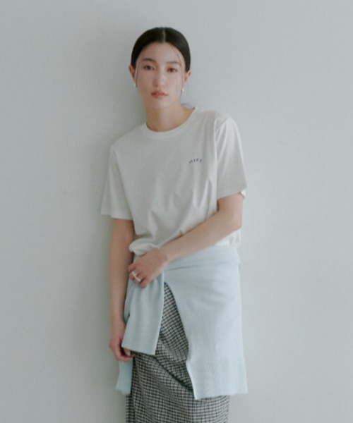 MIESROHE(ミースロエ)の「【洗える】ボクシークルーネックTシャツ(Tシャツ/カットソー・レディース・ライトブルー/チャコールグレー/ベージュ/ホワイト・F)」の2枚目の写真