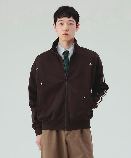BEAMS HEART(ビームスハート)の「スタッズ エンブレム トラックジャケット【ストレッチ】(ジャージ・メンズ・ブラウン/ネイビー・SMALL/MEDIUM/LARGE)」の5枚目の写真