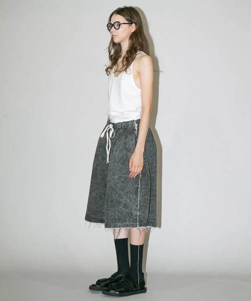 my beautiful landlet(マイビューティフルランドレット)の「【my beautiful landlet】 PIGMENT PRINT WASHED DENIM WIDE HALF PANTS - black(デニムパンツ・メンズ・ブラック・0/1)」の10枚目の写真