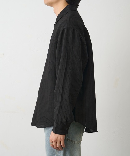 COLONY 2139（コロニートゥーワンスリーナイン）の「シャドーストライプ長袖シャツ（シャツ/ブラウス・メンズ・ホワイト/ブラック・MEDIUM/LARGE）」の8枚目の写真