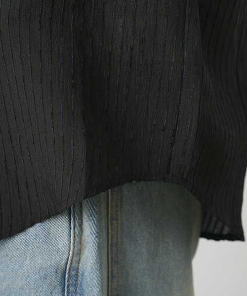 COLONY 2139（コロニートゥーワンスリーナイン）の「シャドーストライプ長袖シャツ（シャツ/ブラウス・メンズ・ホワイト/ブラック・MEDIUM/LARGE）」の4枚目の写真