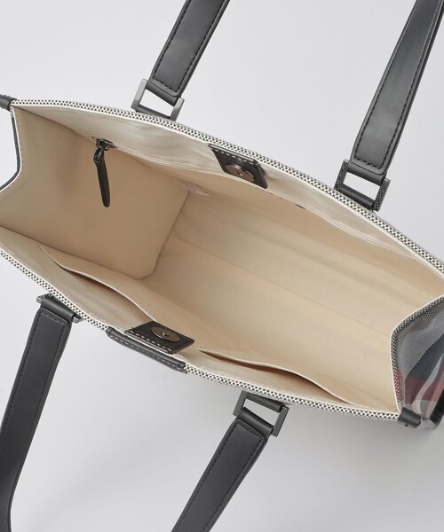BLACK LABEL CRESTBRIDGE（ブラックレーベル・クレストブリッジ）の「シャンブレーキャンバスサイドクレストブリッジチェックトートバッグ（トートバッグ・メンズ・ホワイト系その他/ブラック・FREE）」の6枚目の写真