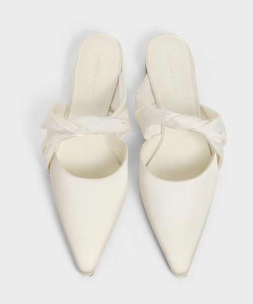 CHARLES & KEITH(チャールズ & キース)の「ツイステッドストラップ ポインテッドミュール(パンプス・レディース・ホワイト/ブラック系その他2・23cm/22.5cm/25cm/24.5cm/23.5cm)」の8枚目の写真