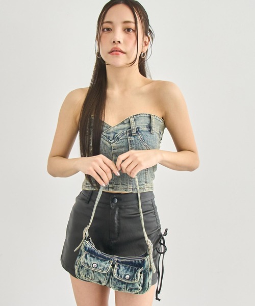 ANAP（アナップ）の「ヴィンテージライク デニム ハーフムーン バッグ（ショルダーバッグ・レディース・ブルー/グレー・F）」の9枚目の写真