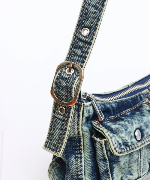 ANAP（アナップ）の「ヴィンテージライク デニム ハーフムーン バッグ（ショルダーバッグ・レディース・ブルー/グレー・F）」の17枚目の写真