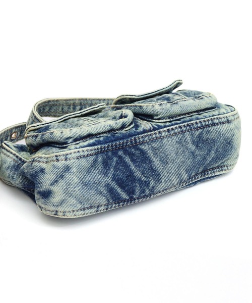 ANAP（アナップ）の「ヴィンテージライク デニム ハーフムーン バッグ（ショルダーバッグ・レディース・ブルー/グレー・F）」の15枚目の写真