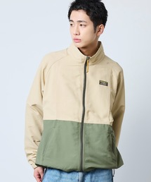 L.L.Bean（エルエルビーン）の「ジャパン・フィット マウンテン・クラシック・スタンド・カラー・ジャケット、カラーブロック ジャパン・フィット（ナイロンジャケット）」