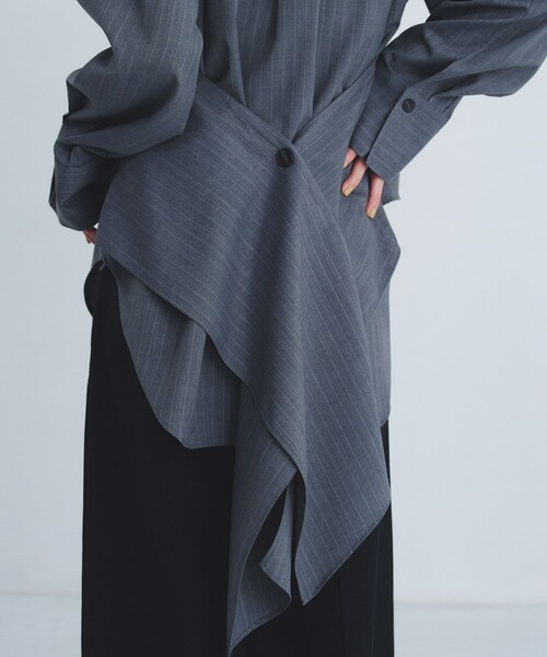 UNITED TOKYO（ユナイテッドトウキョウ）の「レイヤードテーラーカラーシャツ（シャツ/ブラウス・レディース・グレー/ベージュ・FREE）」の8枚目の写真