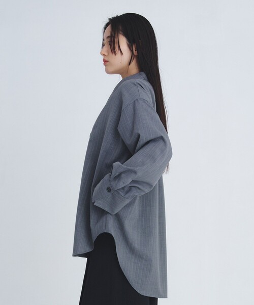 UNITED TOKYO（ユナイテッドトウキョウ）の「レイヤードテーラーカラーシャツ（シャツ/ブラウス・レディース・グレー/ベージュ・FREE）」の10枚目の写真