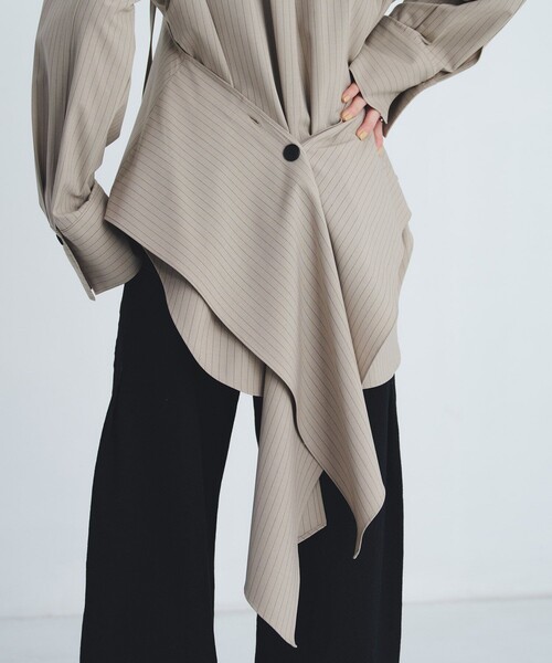 UNITED TOKYO（ユナイテッドトウキョウ）の「レイヤードテーラーカラーシャツ（シャツ/ブラウス・レディース・グレー/ベージュ・FREE）」の22枚目の写真