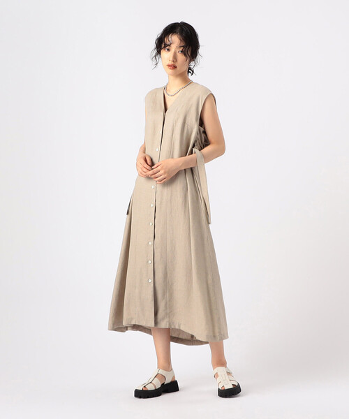 Gabardine K.T（ギャバジンケーティー）の「麻調合繊 Aライン ジャンパースカート（ワンピース・レディース・オフホワイト/ベージュ・9号/7号）」の9枚目の写真