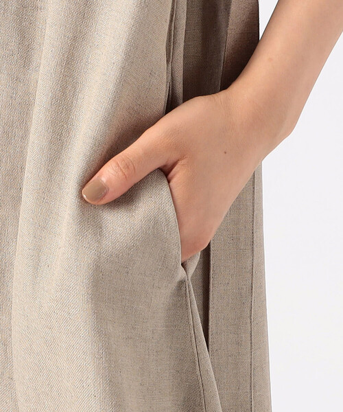 Gabardine K.T（ギャバジンケーティー）の「麻調合繊 Aライン ジャンパースカート（ワンピース・レディース・オフホワイト/ベージュ・9号/7号）」の16枚目の写真