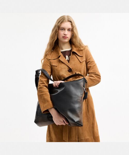 COACH（コーチ）の「モット メッセンジャー バッグ・ラブド レザー（メッセンジャーバッグ・メンズ・ブラック系その他・ONE）」の4枚目の写真