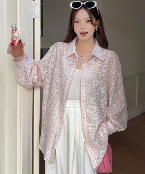semplice(センプリチェ)の「フラワープリント オーバーサイズシャツ(シャツ/ブラウス・レディース・ブルー/グリーン/ピンク/グレー/ブラック/ホワイト・F)」の15枚目の写真