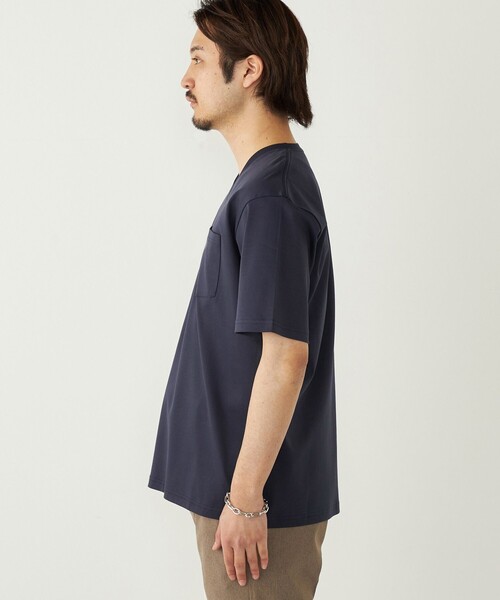 SHIPS Colors(シップス カラーズ)の「SHIPS Colors:〈抗菌防臭・接触冷感・UVカット〉シルケット コットン Vネック T◇(Tシャツ/カットソー・メンズ・ライトホワイト/ネイビー/ブラック/グレー/ベージュ・SMALL/X-LARGE/LARGE/MEDIUM)」の22枚目の写真