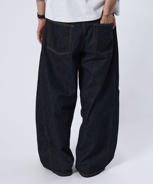 FFEIN（フェイン）の「【FFEIN（フェイン）】リアルヴィンテージバレルレッグデニムパンツ / デニム パンツ ボトムス ワイドシルエット デニム カーブ（その他パンツ・メンズ・ブルー/ブラック/ネイビー・SMALL/X-SMALL/LARGE/MEDIUM）」の14枚目の写真