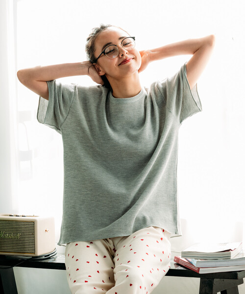 FREAK'S STORE(フリークスストア)の「FRUIT OF THE LOOM × FREAK'S STORE/フルーツオブザルーム 別注 無地Tシャツハートパンツ ルームセット/パジャマセット(ルームウェア/パジャマ・レディース・グレー/オフホワイト・SMALL/MEDIUM)」の9枚目の写真