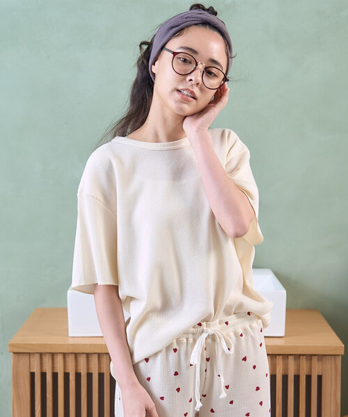 FREAK'S STORE(フリークスストア)の「FRUIT OF THE LOOM × FREAK'S STORE/フルーツオブザルーム 別注 無地Tシャツハートパンツ ルームセット/パジャマセット(ルームウェア/パジャマ・レディース・グレー/オフホワイト・SMALL/MEDIUM)」の17枚目の写真
