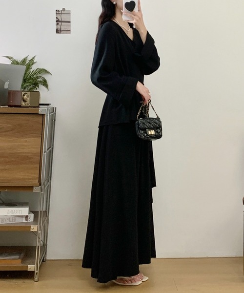 FAVORITO（ファヴォリート）の「リボンVネックシャツスカートセットアップ（セットアップ・レディース・ブラック/オフホワイト/ブラウン・M/L/XL）」の21枚目の写真